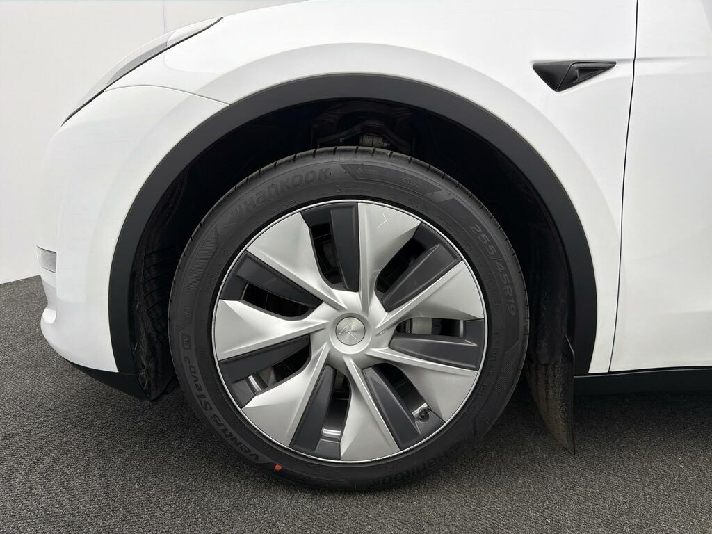 Tesla Model Y Long Range White #4