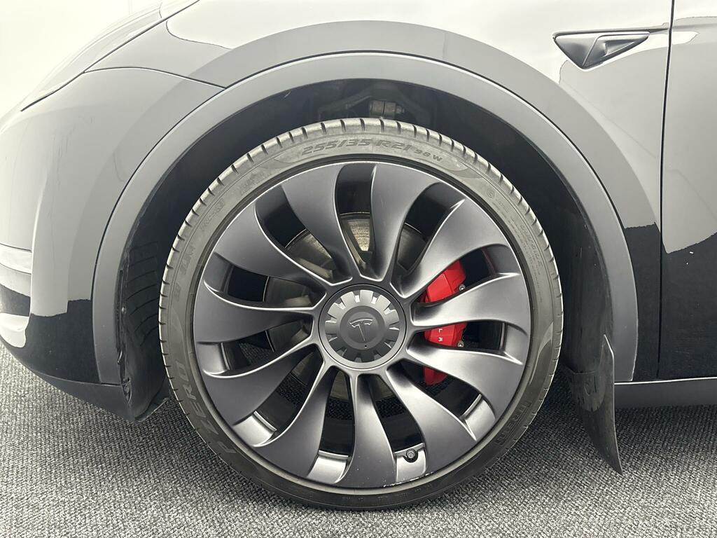 Tesla Model Y Performance Black #5