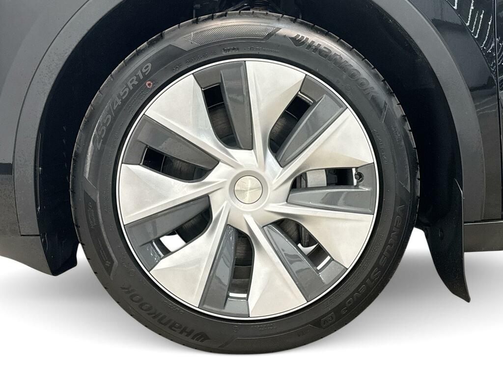 Tesla Model Y Long Range Black #5