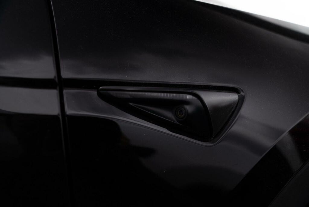 Tesla Model Y Performance Black #4