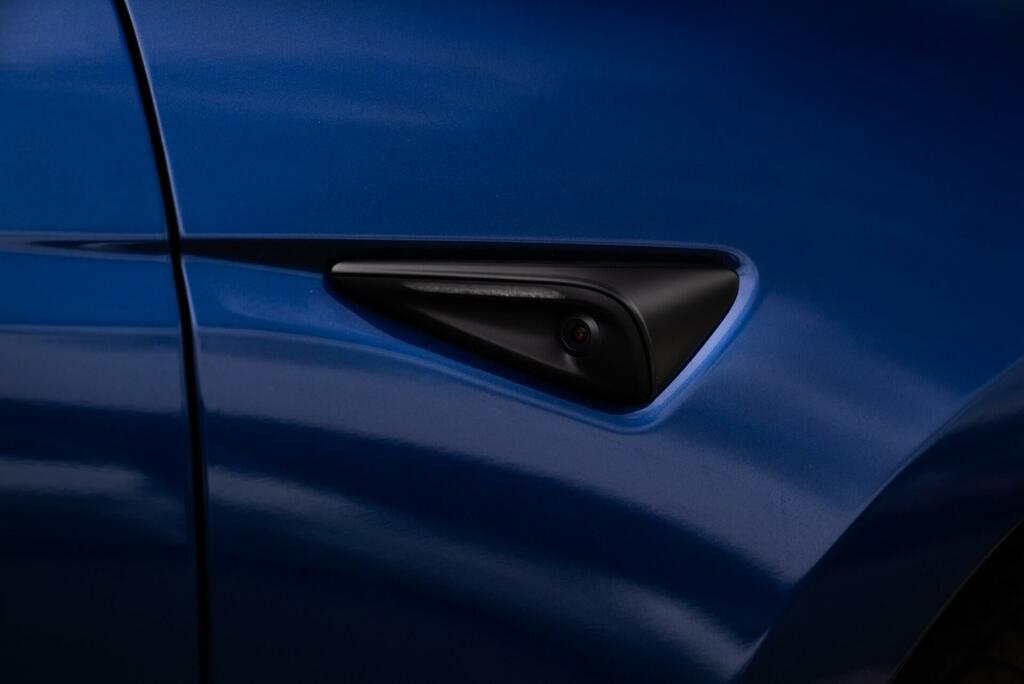 Tesla Model Y Long Range Blue #4
