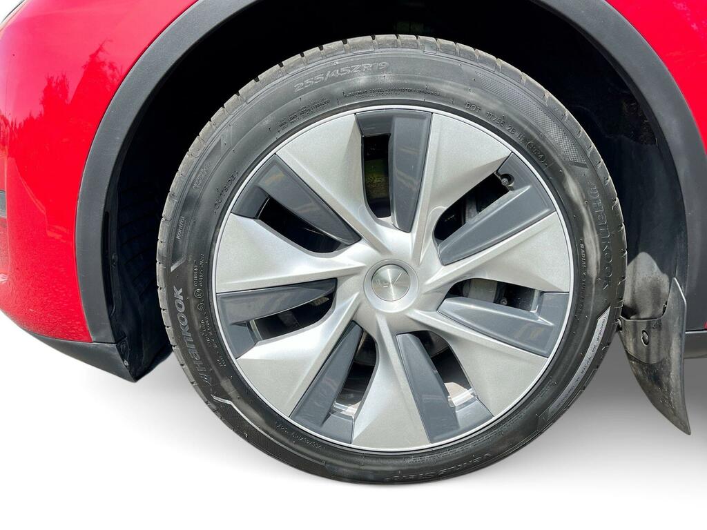 Tesla Model Y Long Range Red #5