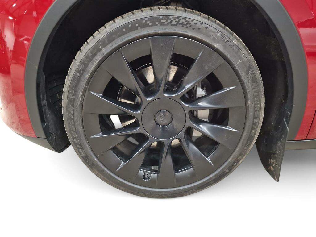Tesla Model Y Long Range Red #5
