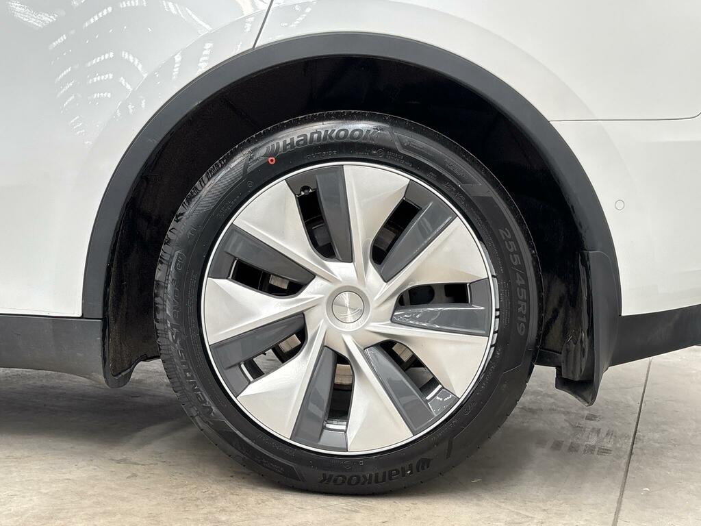 Tesla Model Y Long Range White #6