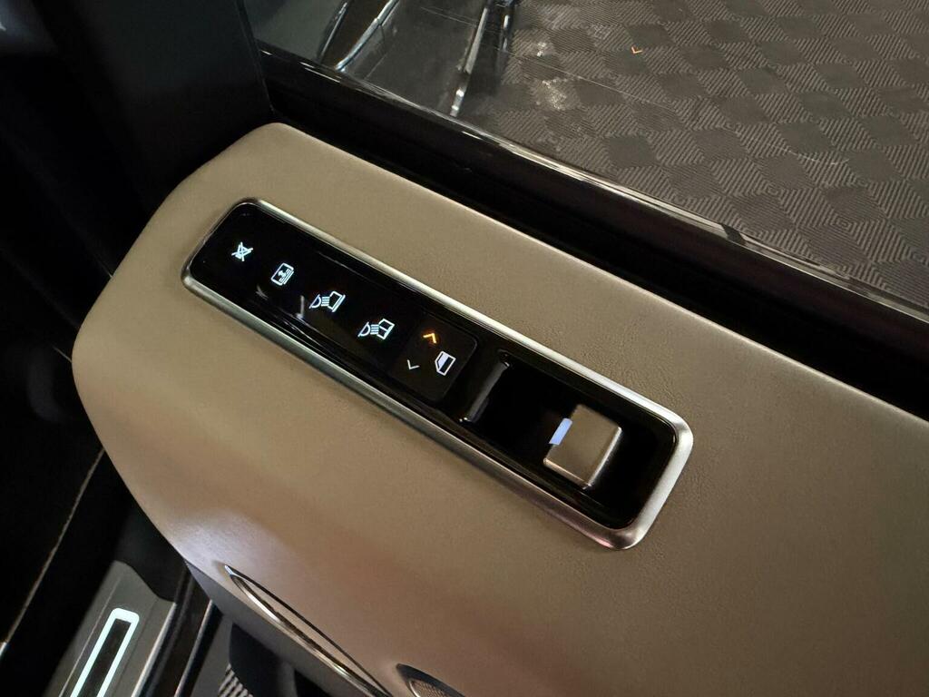 Land Rover Range Rover Velar #22