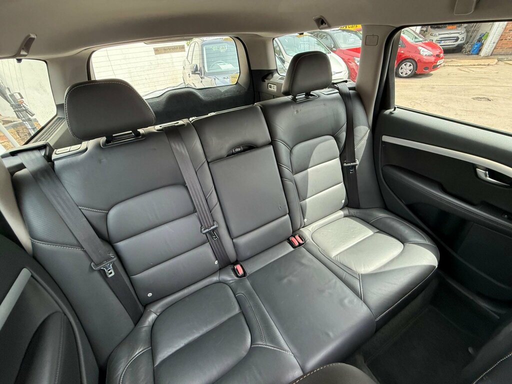 Volvo V70 2.0 D3 Se 161 Bhp Black #37
