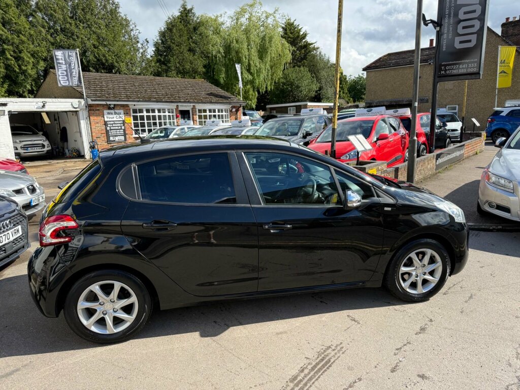 Peugeot 208 1.2 Vti Puretech Style Euro 5 Black #6