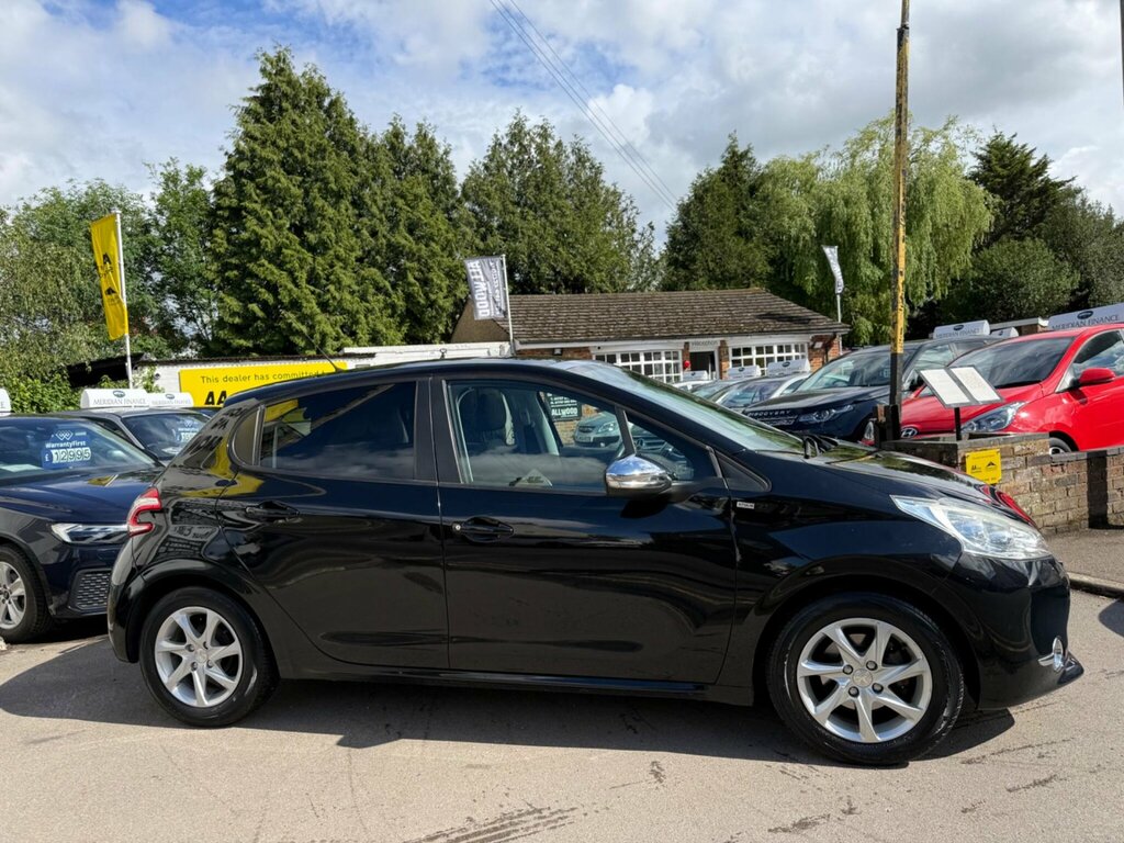 Peugeot 208 1.2 Vti Puretech Style Euro 5 Black #4