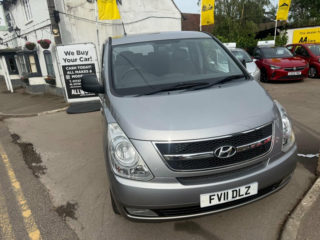 Hyundai I800 Style White #17