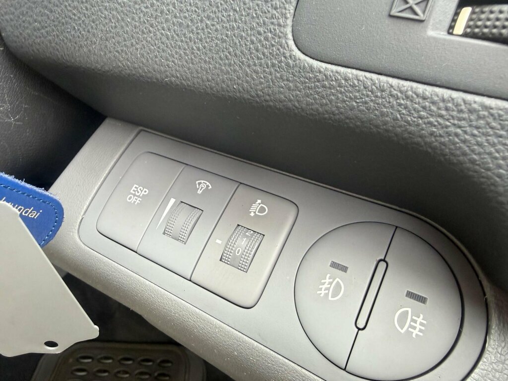Hyundai I800 Style White #33