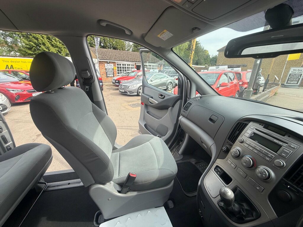 Hyundai I800 Style White #29