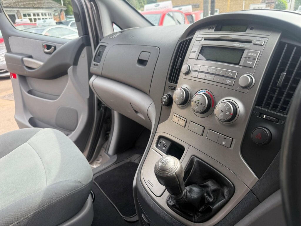 Hyundai I800 Style White #30