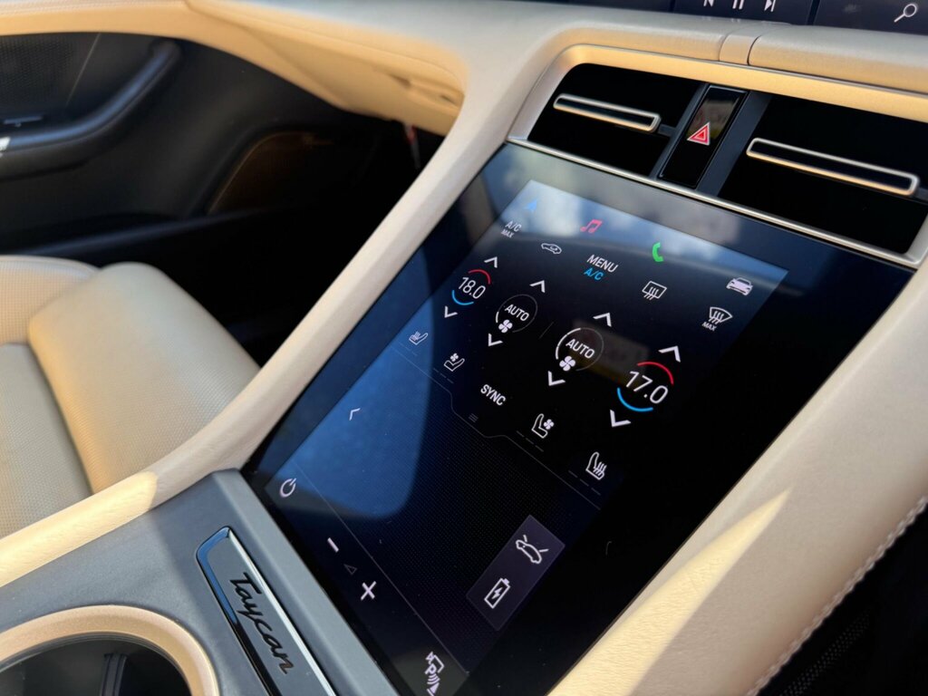 Porsche Taycan 4S 93Kwh Silver #34
