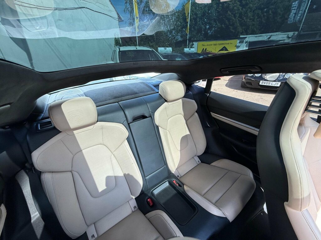 Porsche Taycan 4S 93Kwh Silver #40