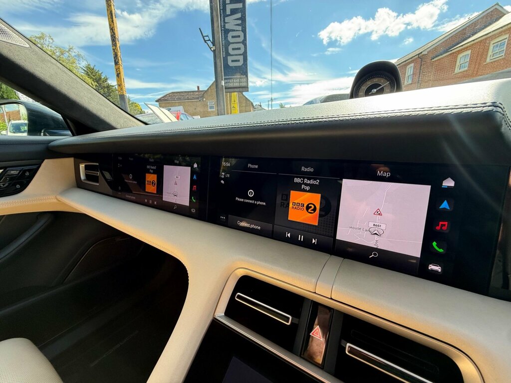 Porsche Taycan 4S 93Kwh Silver #37