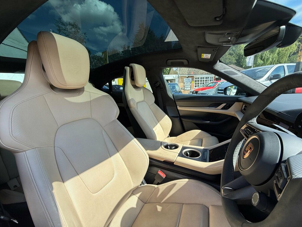 Porsche Taycan 4S 93Kwh Silver #26