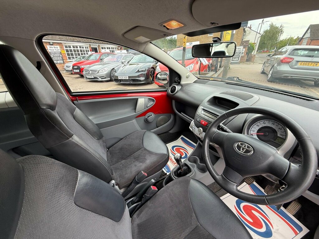 Toyota Aygo Ice Green #25