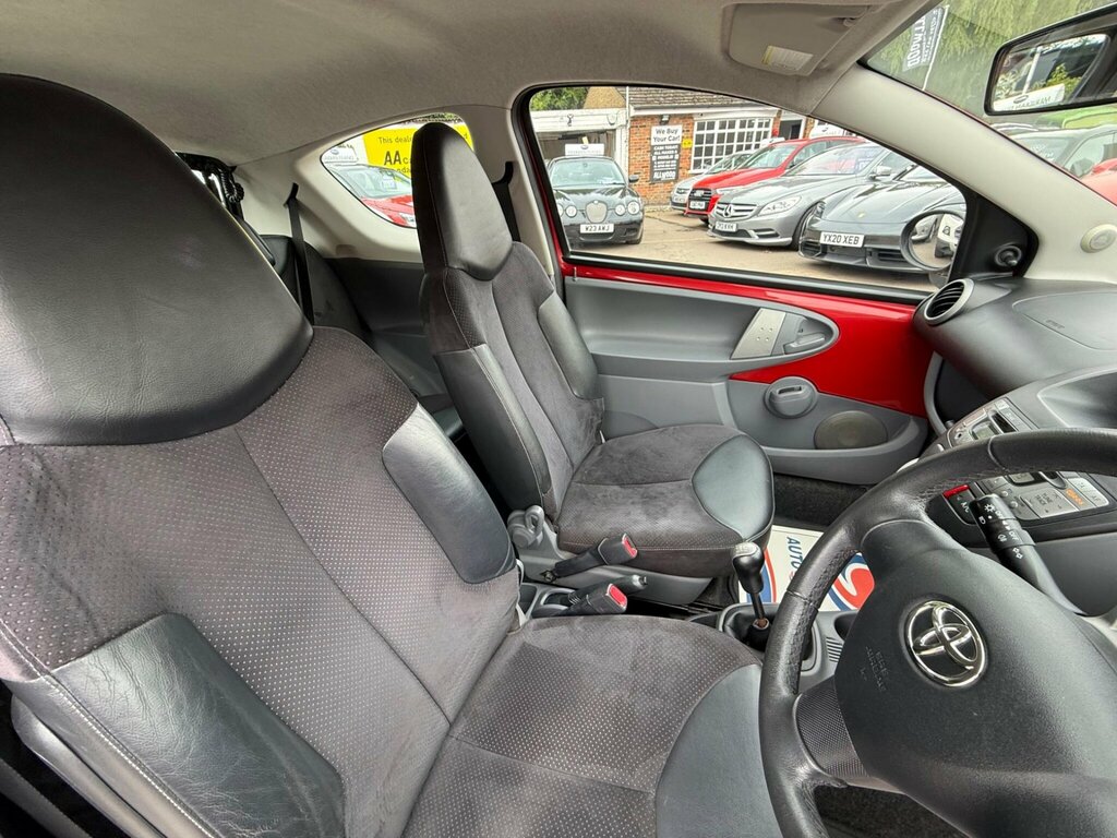 Toyota Aygo Ice Green #23