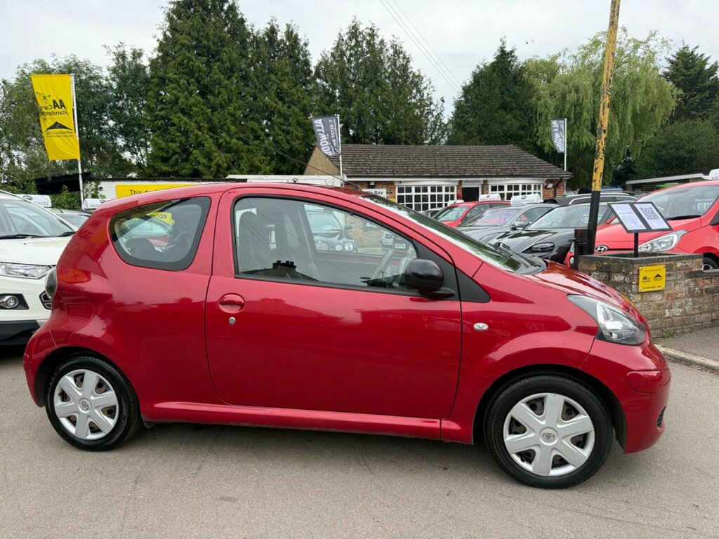Toyota Aygo 1.0 Vvt-i Ice Euro 5 Red #4