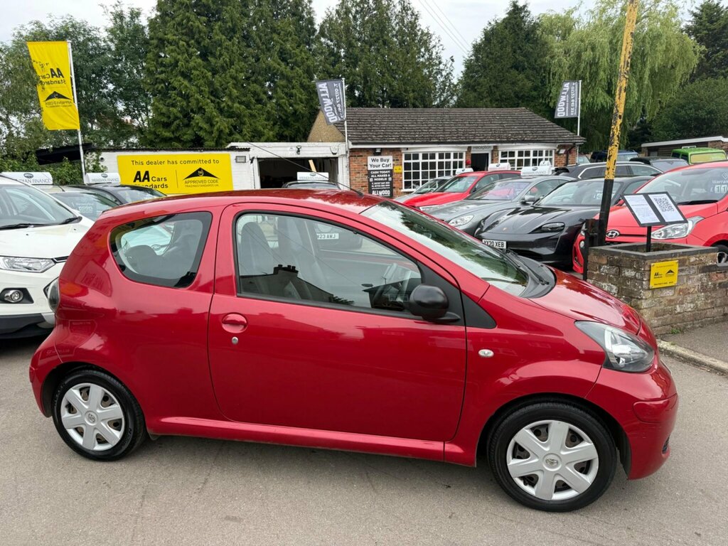 Toyota Aygo 1.0 Vvt-i Ice Euro 5 Red #3