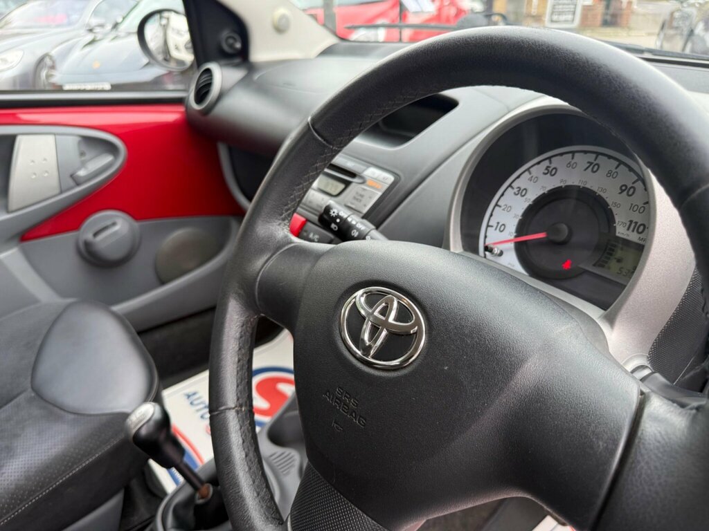 Toyota Aygo Ice Green #26