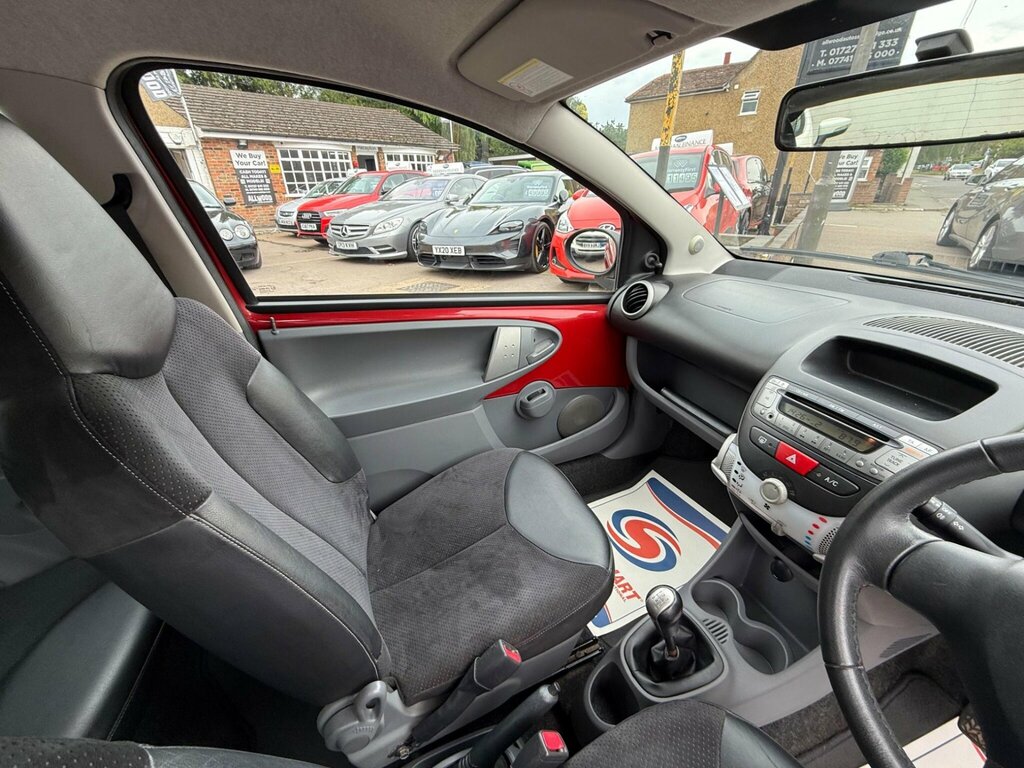 Toyota Aygo Ice Green #24