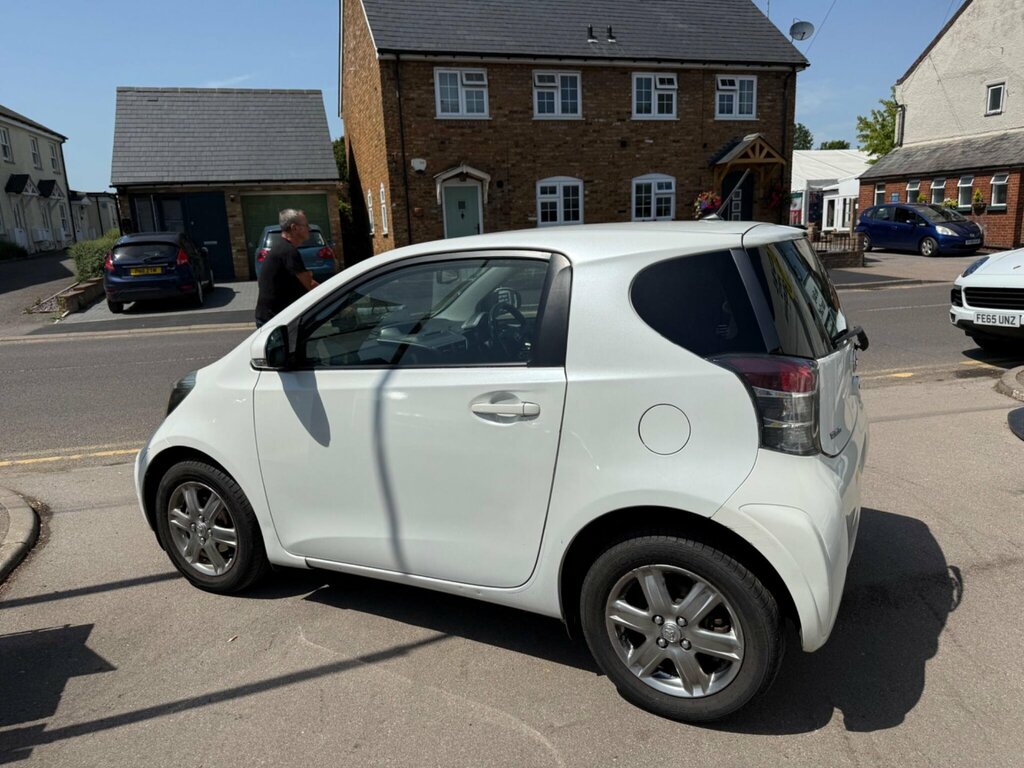 Toyota IQ 1.0 Vvt-i 2 Multidrive Euro 4 White #6