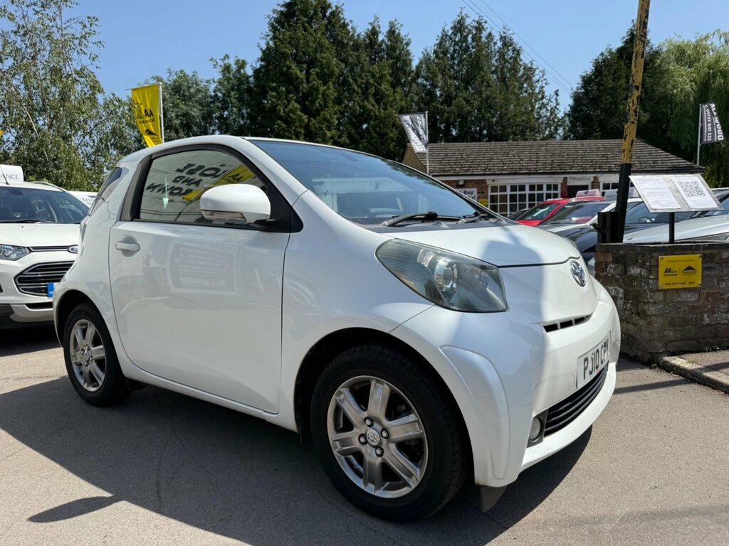 Toyota IQ White #13
