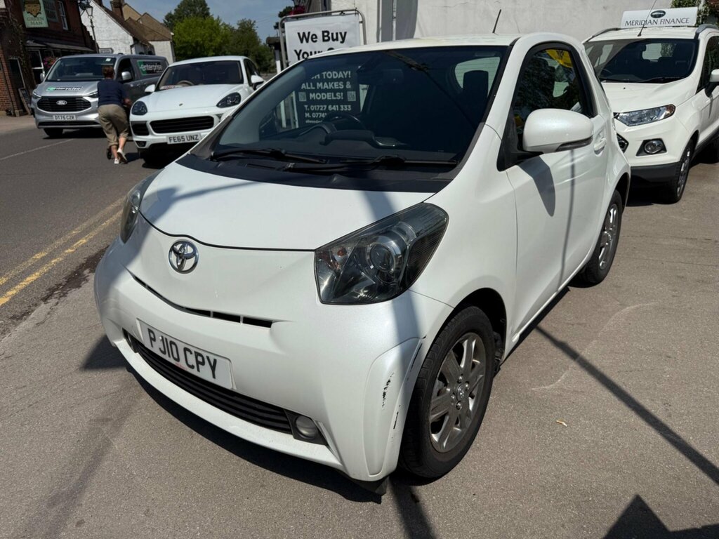 Toyota IQ White #9