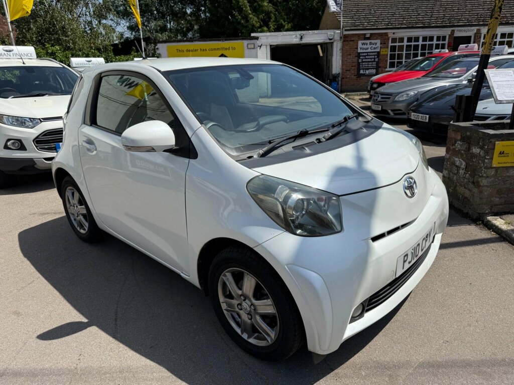 Toyota IQ White #11
