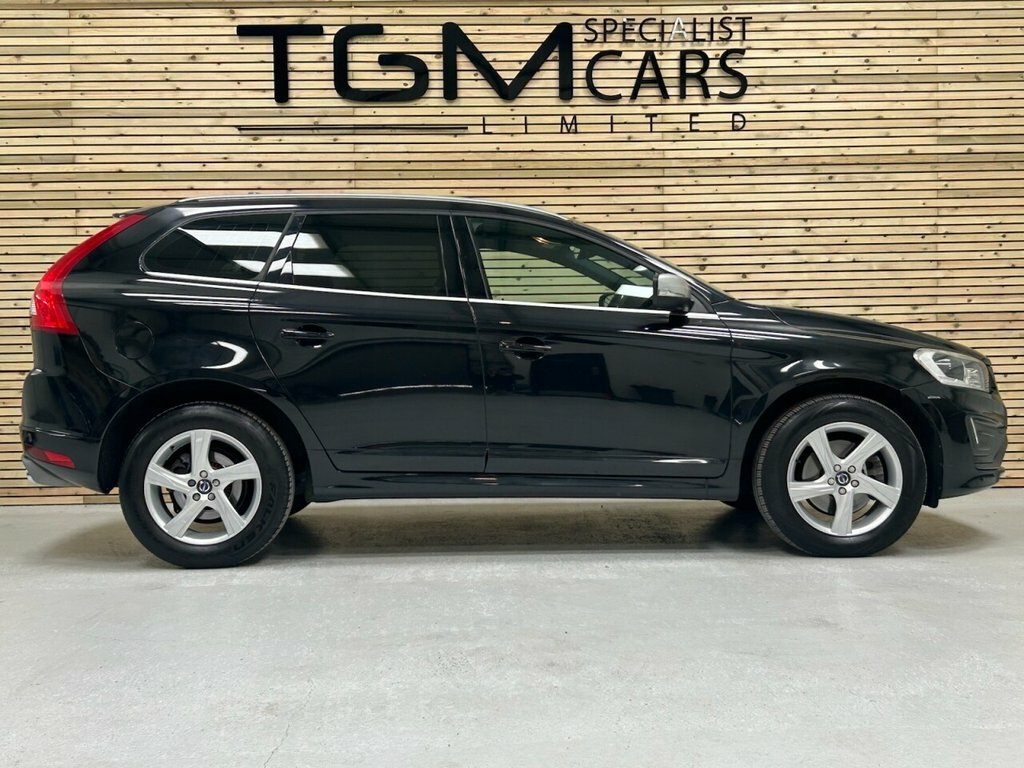 Volvo XC60 2.4L R-design Lux Nav Black #5