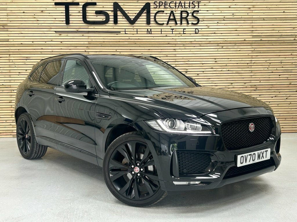 Jaguar F-Pace 2L Chequered Flag Black