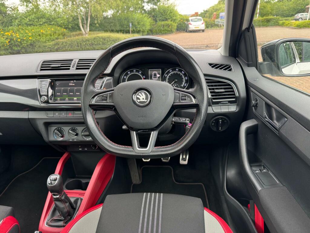 Skoda Fabia 2016 16 Se Black #17