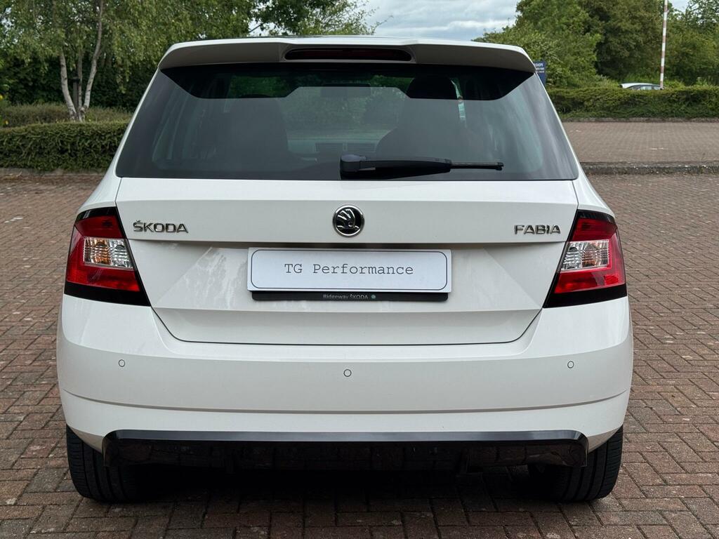 Skoda Fabia 2016 16 Se Black #8