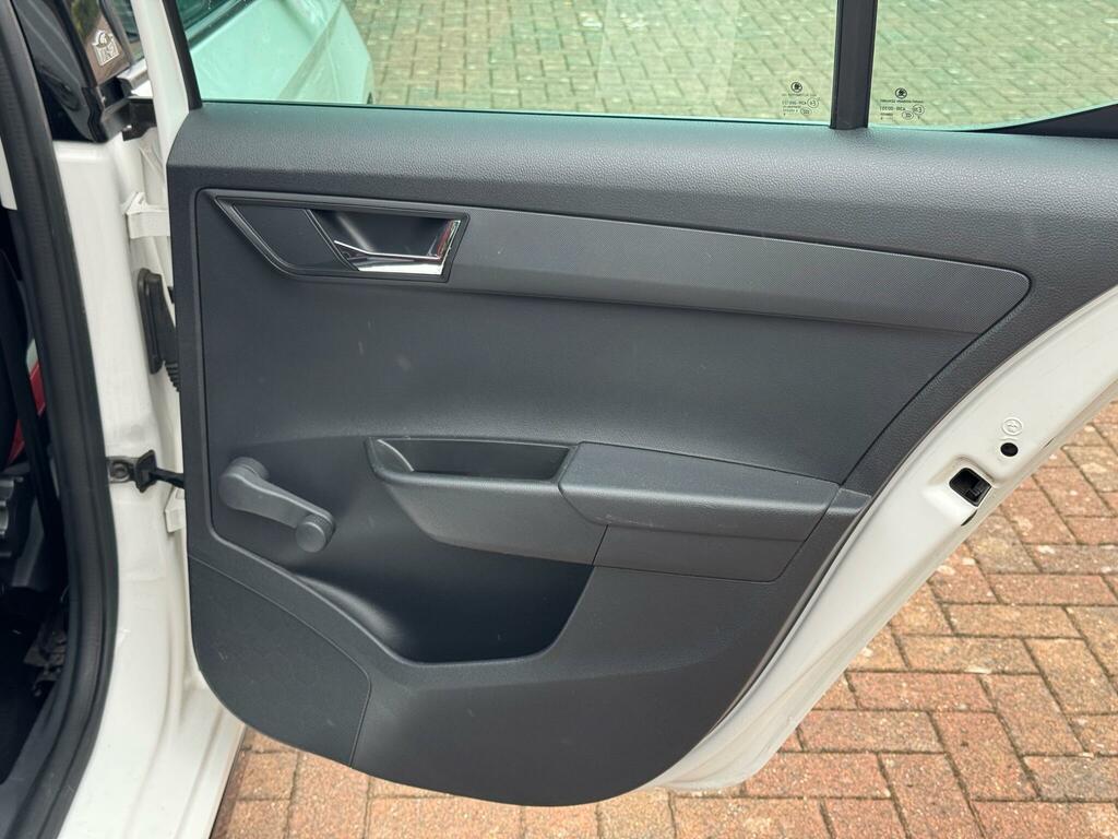 Skoda Fabia 2016 16 Se Black #45