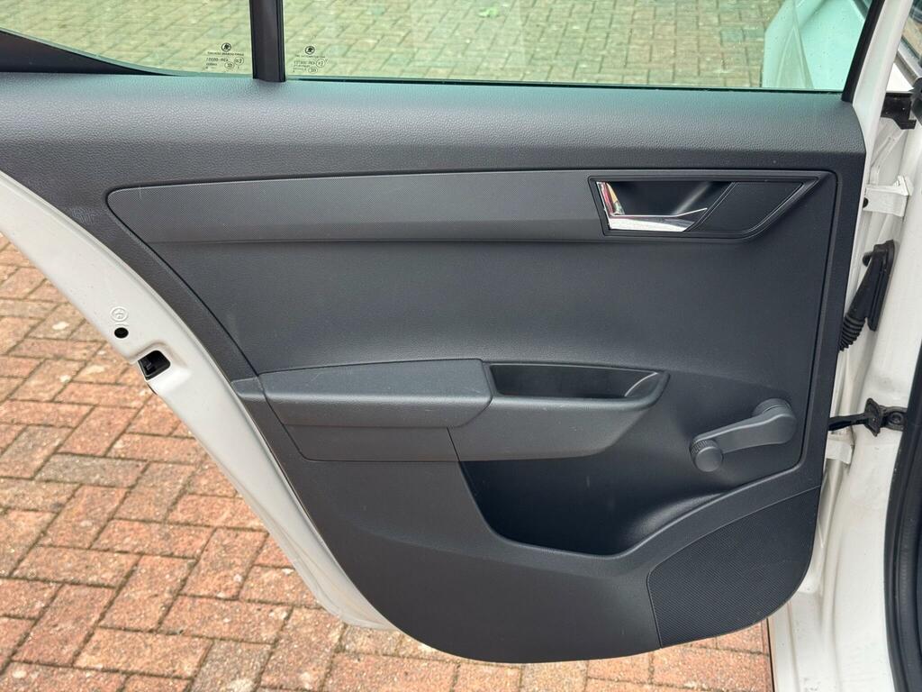 Skoda Fabia 2016 16 Se Black #49