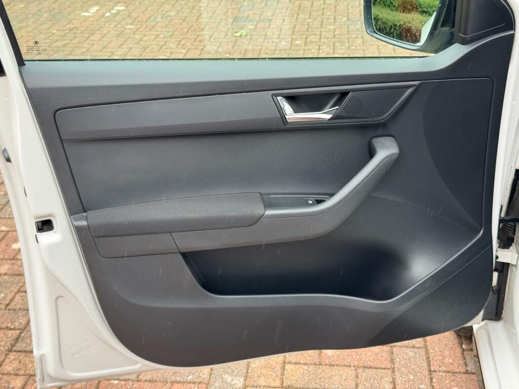 Skoda Fabia 2016 16 Se Black #47