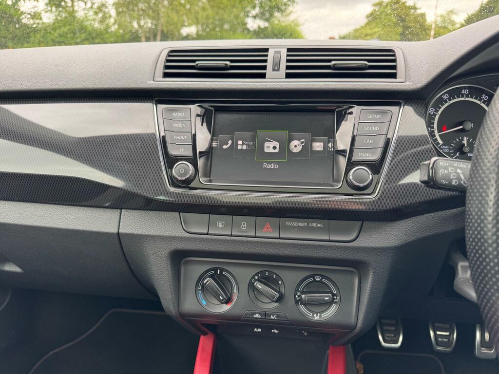 Skoda Fabia 2016 16 Se Black #24