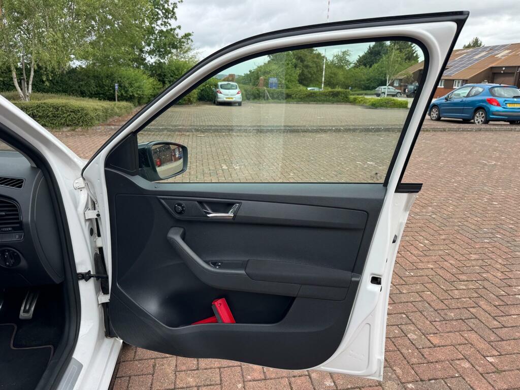 Skoda Fabia 2016 16 Se Black #42