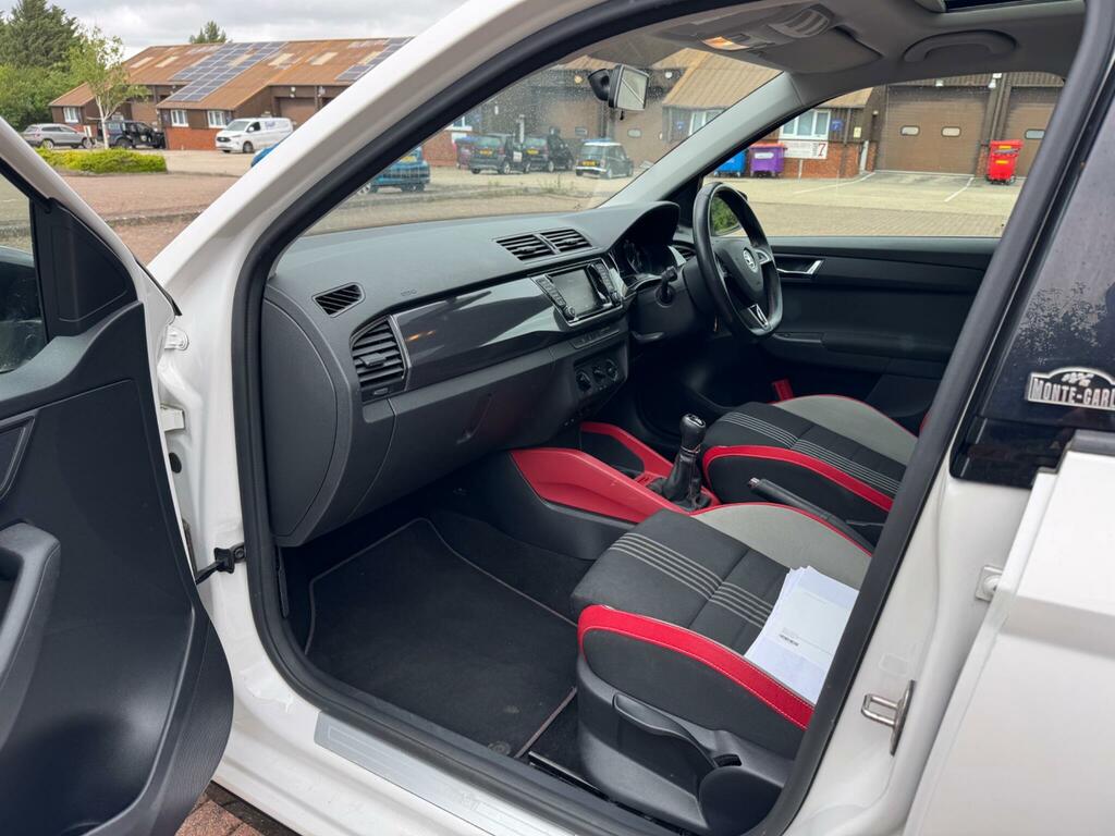 Skoda Fabia 2016 16 Se Black #38