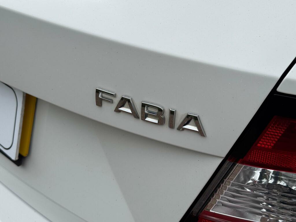 Skoda Fabia 2016 16 Se Black #59
