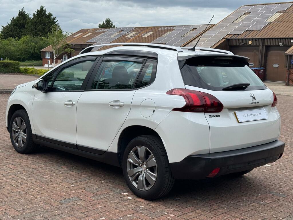 Peugeot 2008 Active White #2