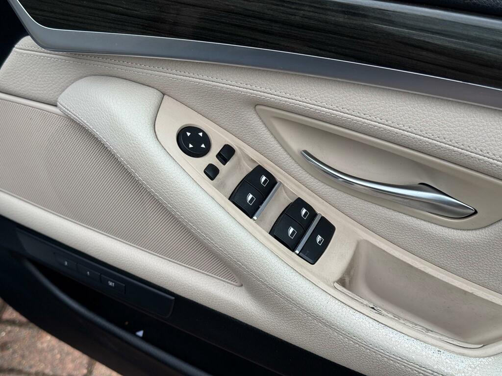 BMW 5 Series Saloon Grey #49