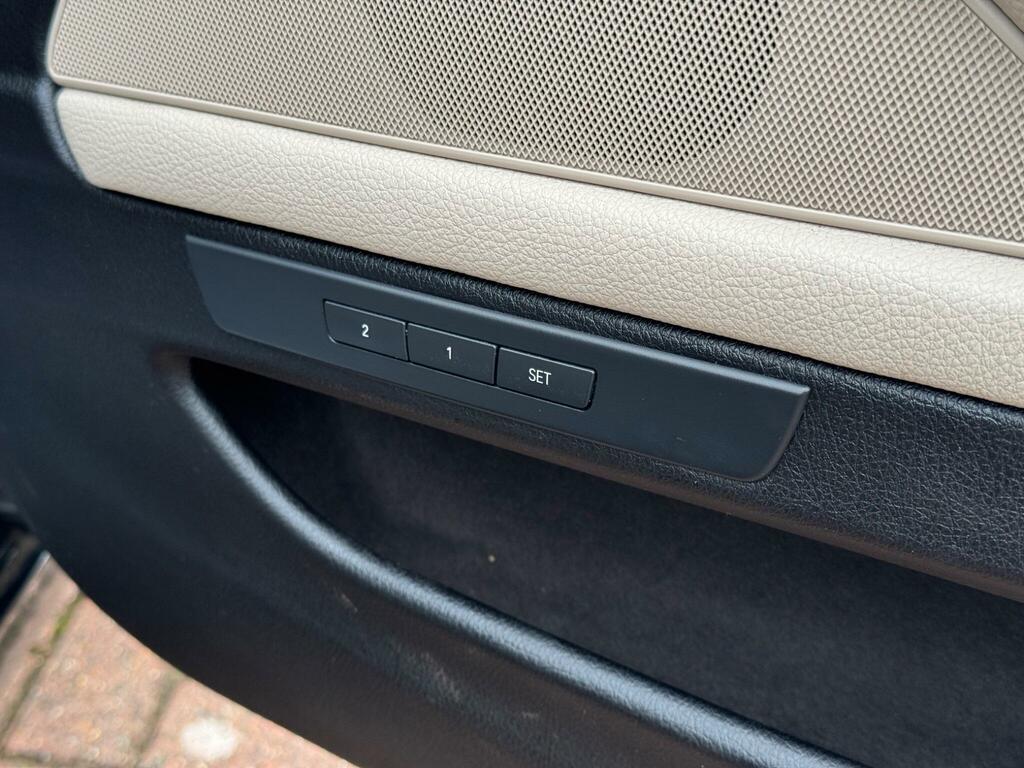 BMW 5 Series Saloon Grey #50