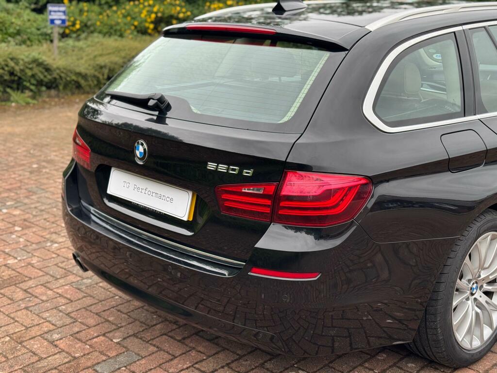 BMW 5 Series Saloon Grey #64