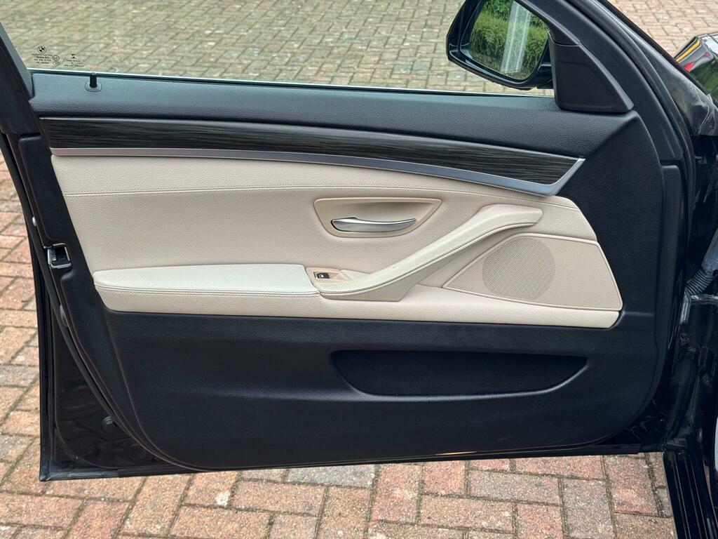 BMW 5 Series Saloon Grey #54