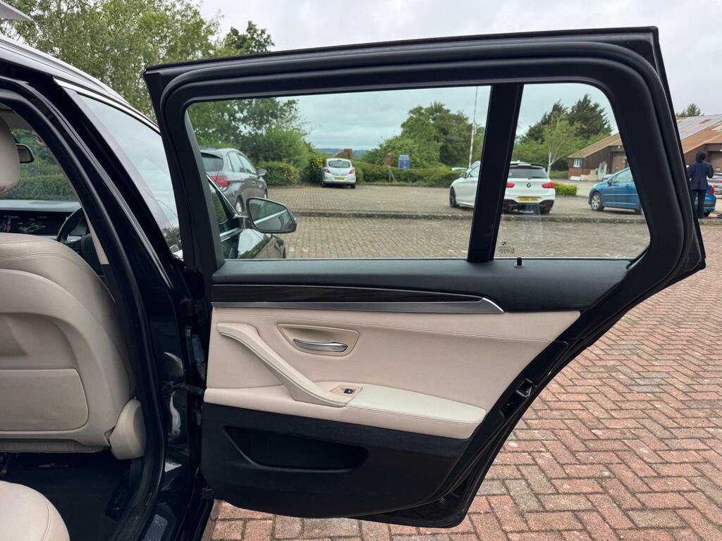 BMW 5 Series Saloon Grey #51