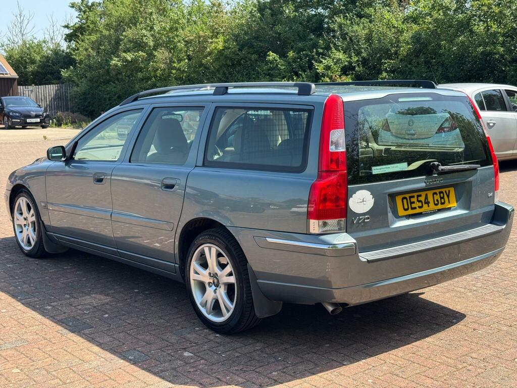Volvo V70 Se Green #2