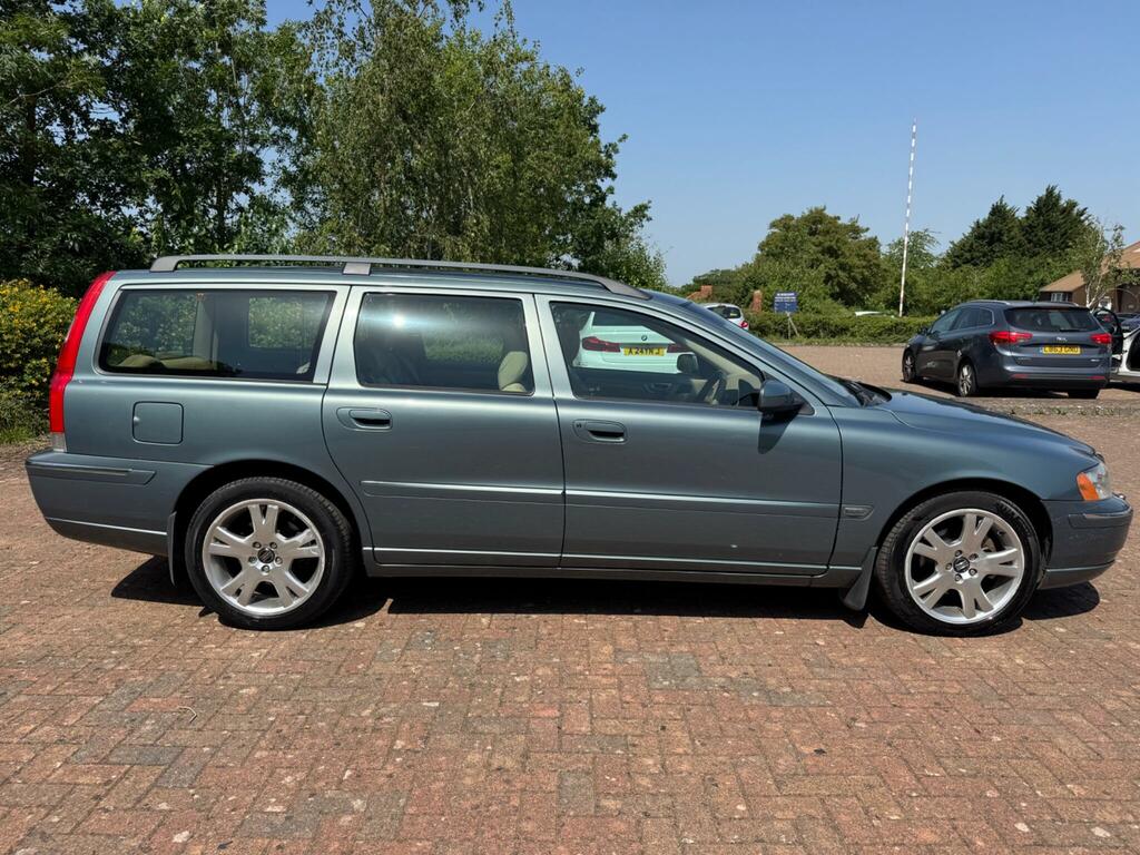 Volvo V70 Se Green #3