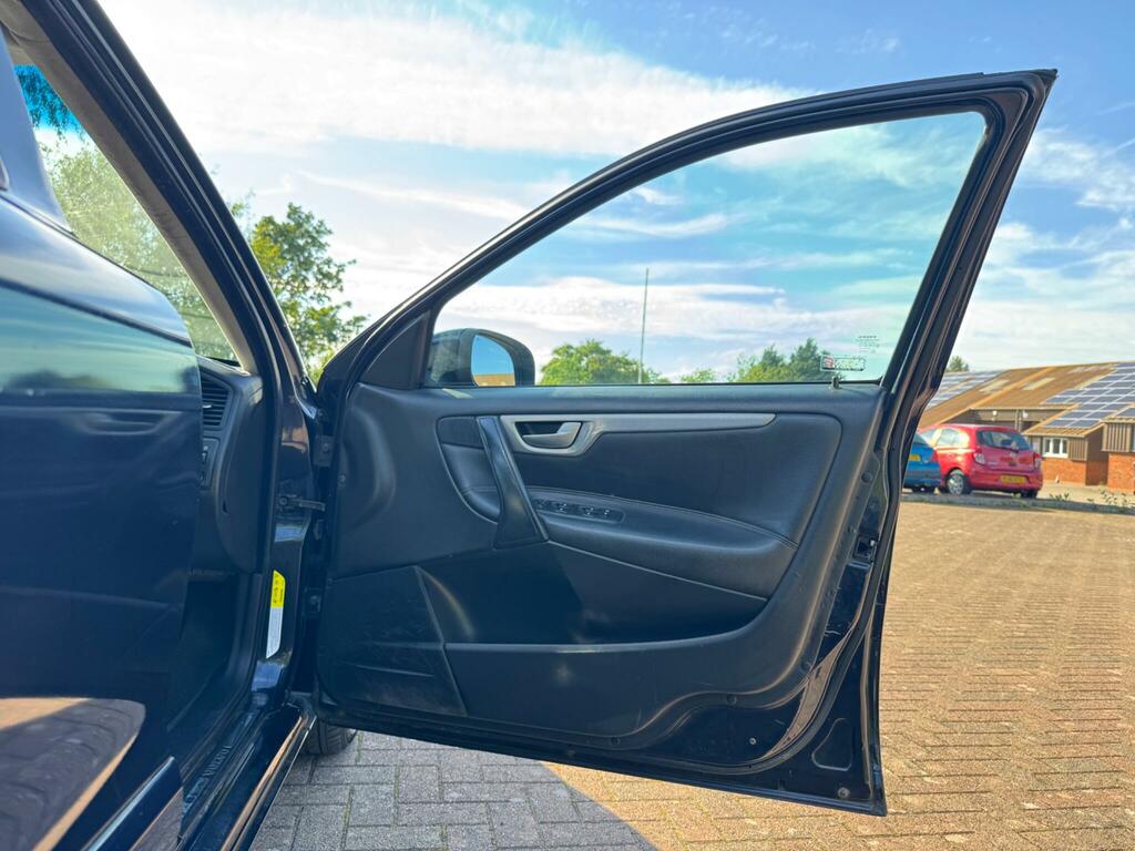 Volvo V70 2.5T Se Geartronic Silver #46